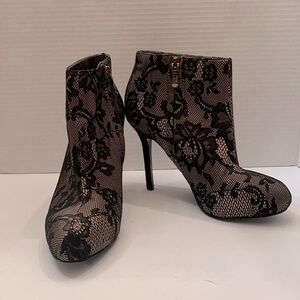 Anne Taylor Loft Black And Tan Lace Elle Round Toe Booties -Size 6.5